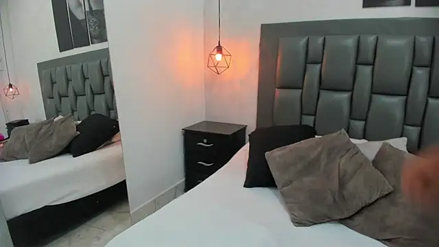 dakota roussee online show from 09-27-25, 12:54