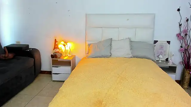 hannahdvil1 online show from 10-09-25, 11:52