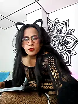 Snapshot of angela_bigdick chatting on 09-27-25, 01:21 angela bigdick online show from 09-27-25, 01:21