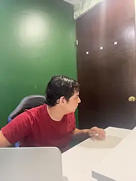 Snapshot of Thiagoforyou chatting on 11-17-25, 04:13 Thiagoforyou online show from 11-17-25, 04:13