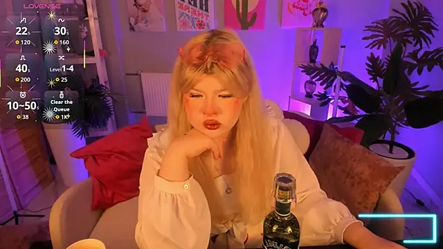 Snapshot of LilithNelson chatting on 10-08-25, 05:54 LilithNelson online show from 10-08-25, 05:54