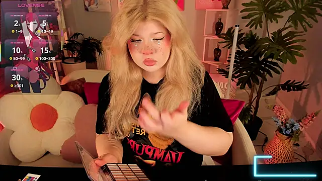 Snapshot of LilithNelson chatting on 11-08-25, 08:29 LilithNelson online show from 11-08-25, 08:29