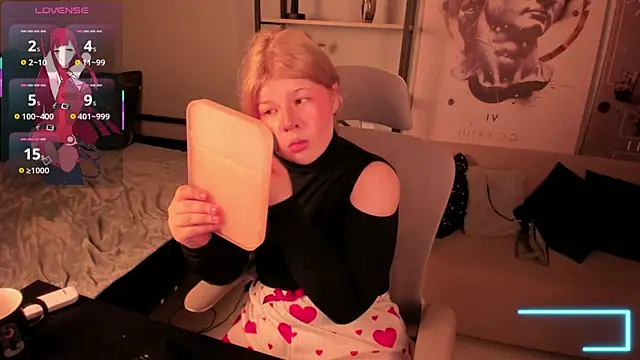 Snapshot of LilithNelson chatting on 11-12-25, 08:41 LilithNelson online show from 11-12-25, 08:41