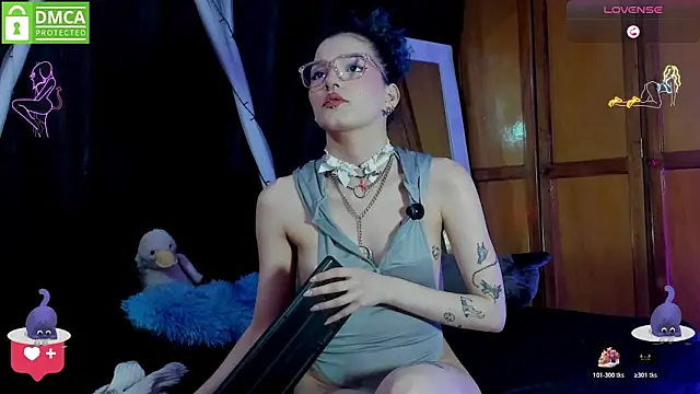 Snapshot of Bluedarkelf888 chatting on 01-07-26, 12:13 Bluedarkelf888 online show from 01-07-26, 12:13