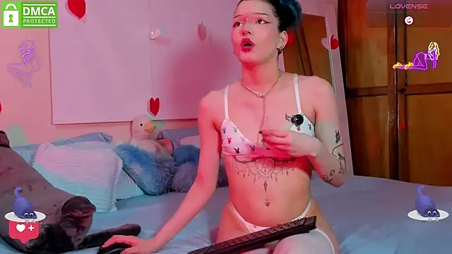 Snapshot of Bluedarkelf888 chatting on 02-14-26, 12:07 Bluedarkelf888 online show from 02-14-26, 12:07