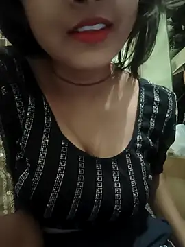 Snapshot of RAYI_Queen_2 chatting on 11-05-25, 04:34 RAYI Queen 2 online show from 11-05-25, 04:34