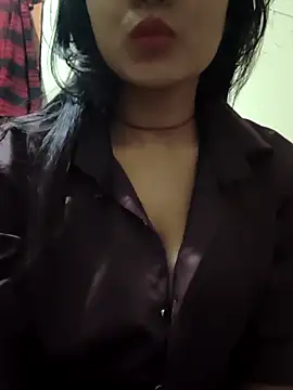 Snapshot of RAYI_Queen_2 chatting on 11-08-25, 12:16 RAYI Queen 2 online show from 11-08-25, 12:16