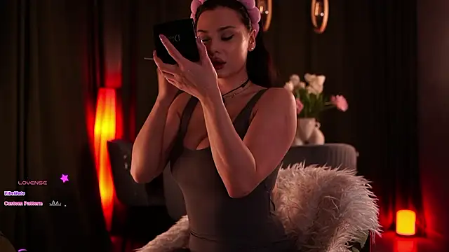 MaryHols online show from 03-10-26, 05:07