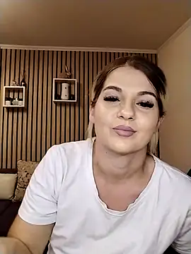 Mayaaaaaa  online show from 11-17-25, 09:31