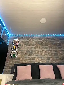 Melissa coll online show from 02-10-26, 04:27