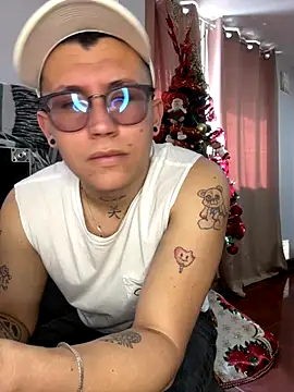 Snapshot of Kurtxxx22 chatting on 12-01-25, 08:25 Kurtxxx22 online show from 12-01-25, 08:25