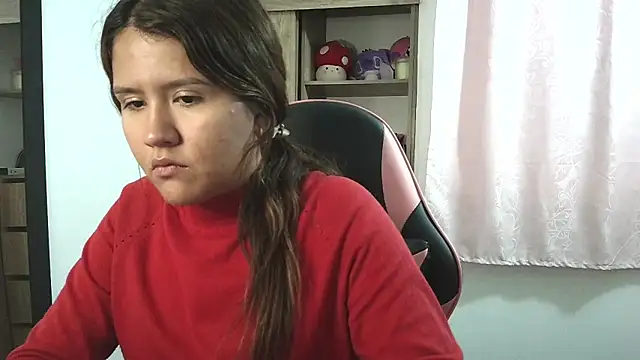 Oliviawatson1 online show from 10-20-25, 08:20