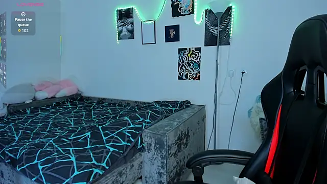 Snapshot of cute_little_ass chatting on 10-03-25, 03:42 cute little ass online show from 10-03-25, 03:42