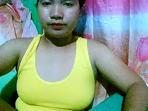 Snapshot of hotmom_pinay chatting on 10-16-25, 12:17 hotmom pinay online show from 10-16-25, 12:17
