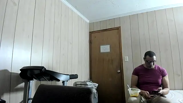 Snapshot of NaturalBeautyQueen chatting on 07-07-26, 11:25 NaturalBeautyQueen online show from 07-07-26, 11:25