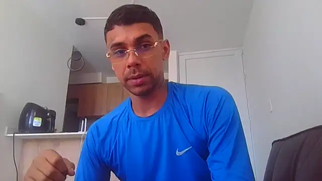 Snapshot of allanjones15 chatting on 09-09-25, 06:40 allanjones15 online show from 09-09-25, 06:40