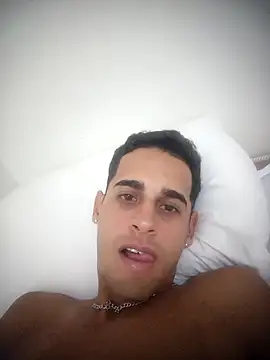 QUIEROFOLLARTEDUR online show from 12-22-25, 12:13