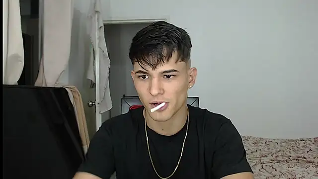 Alex mojica online show from 09-11-25, 05:07