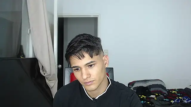 Alex mojica online show from 09-28-25, 05:13