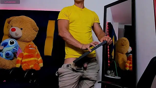 Snapshot of Evan_Storn chatting on 10-17-25, 03:10 Evan Storn online show from 10-17-25, 03:10