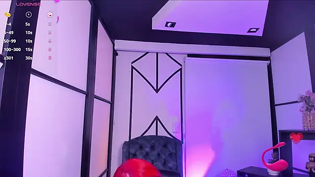 NahomiRichards  online show from 12-23-25, 06:00