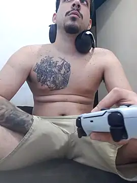 Snapshot of branquintatto chatting on 10-26-25, 01:00 branquintatto online show from 10-26-25, 01:00