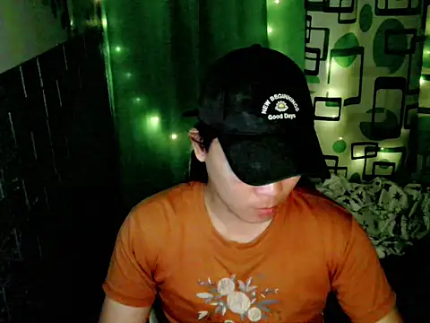 Snapshot of urdreamgirljacky chatting on 12-15-25, 01:48 urdreamgirljacky online show from 12-15-25, 01:48