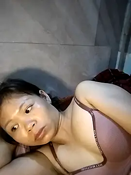 LinhNa999 online show from 10-16-25, 05:08