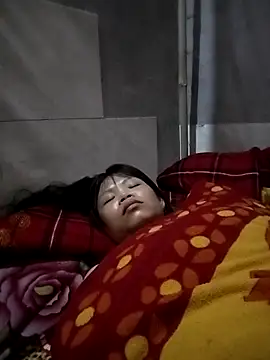 LinhNa999 online show from 12-22-25, 01:19