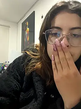 Snapshot of Isabela_Colins chatting on 09-20-25, 11:55 Isabela Colins online show from 09-20-25, 11:55