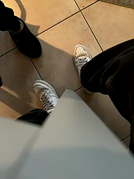 Manu97k online show from 10-20-25, 02:17