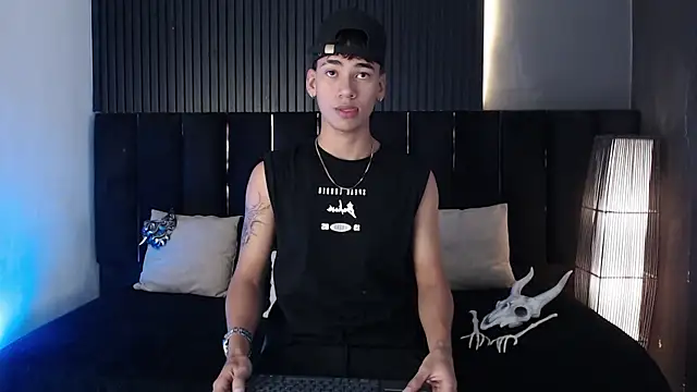 Dominic ghost online show from 10-30-25, 03:41