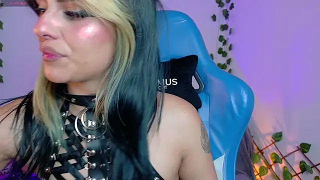 blue kitten online show from 09-11-25, 06:13