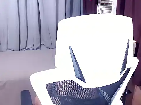 Snapshot of Sassy-Margaux chatting on 10-28-25, 03:36 Sassy-Margaux online show from 10-28-25, 03:36