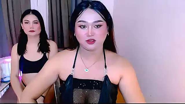 Snapshot of Lilly-lou chatting on 10-11-25, 09:13 Lilly-lou online show from 10-11-25, 09:13