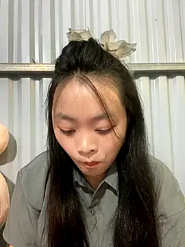 Snapshot of Julia-Elsa chatting on 09-22-25, 03:41 Julia-Elsa online show from 09-22-25, 03:41