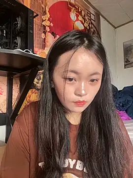 Snapshot of Julia-Elsa chatting on 10-15-25, 03:28 Julia-Elsa online show from 10-15-25, 03:28