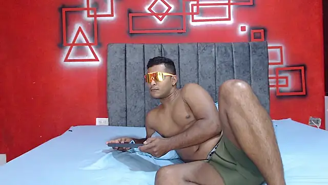 Snapshot of brutal_sex_love chatting on 12-21-25, 01:18 brutal sex love online show from 12-21-25, 01:18