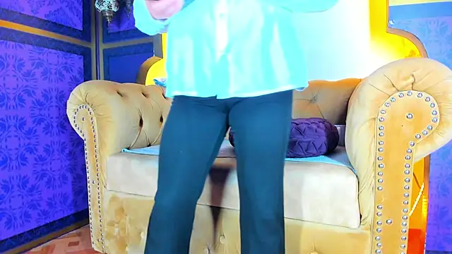 Scarlett Barnes online show from 11-07-25, 11:43