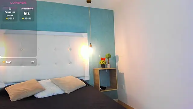 Snapshot of Heidy_milf chatting on 01-07-26, 08:22 Heidy milf online show from 01-07-26, 08:22