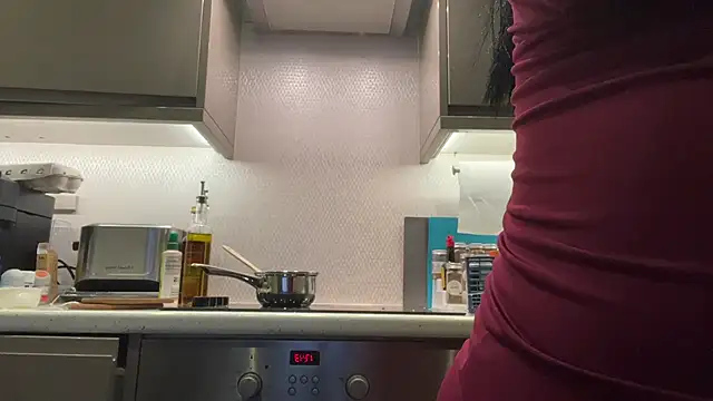 Snapshot of CelineLuxe chatting on 09-26-25, 04:44 CelineLuxe online show from 09-26-25, 04:44