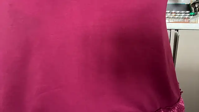 Snapshot of CelineLuxe chatting on 09-30-25, 04:12 CelineLuxe online show from 09-30-25, 04:12