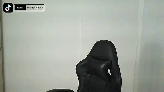 Yulienneg online show from 09-11-25, 04:01