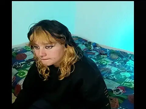  MoonBlue  online show from 09-24-25, 07:17