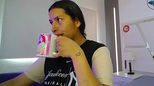 Mia garcia28 online show from 12-16-25, 03:39