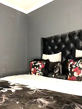 Snapshot of Thick_Shawtyy chatting on 09-09-25, 05:01 Thick Shawtyy online show from 09-09-25, 05:01