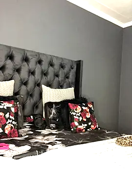 Snapshot of Thick_Shawtyy chatting on 10-03-25, 03:20 Thick Shawtyy online show from 10-03-25, 03:20