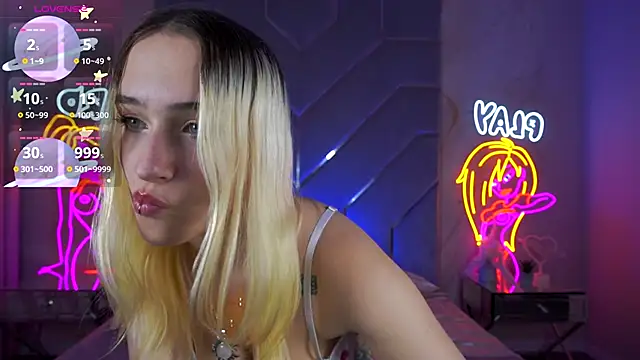 LilElfie online show from 11-30-25, 10:47