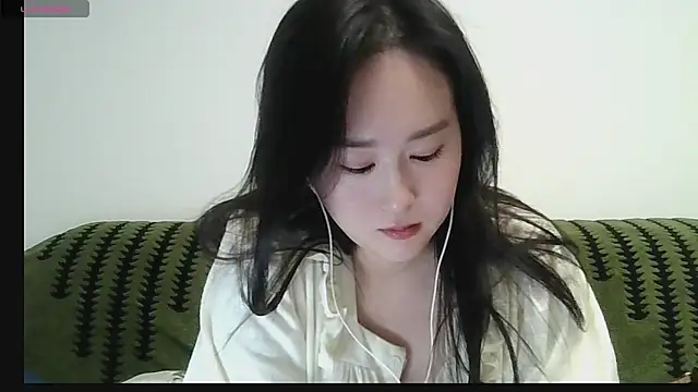 Belinda66 online show from 11-30-25, 01:48