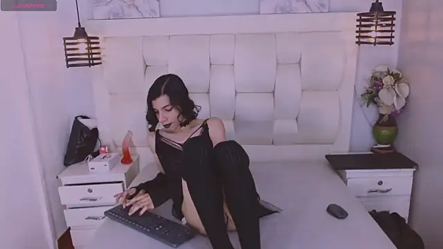 Snapshot of Atley_Dolly chatting on 02-16-26, 10:39 Atley Dolly online show from 02-16-26, 10:39